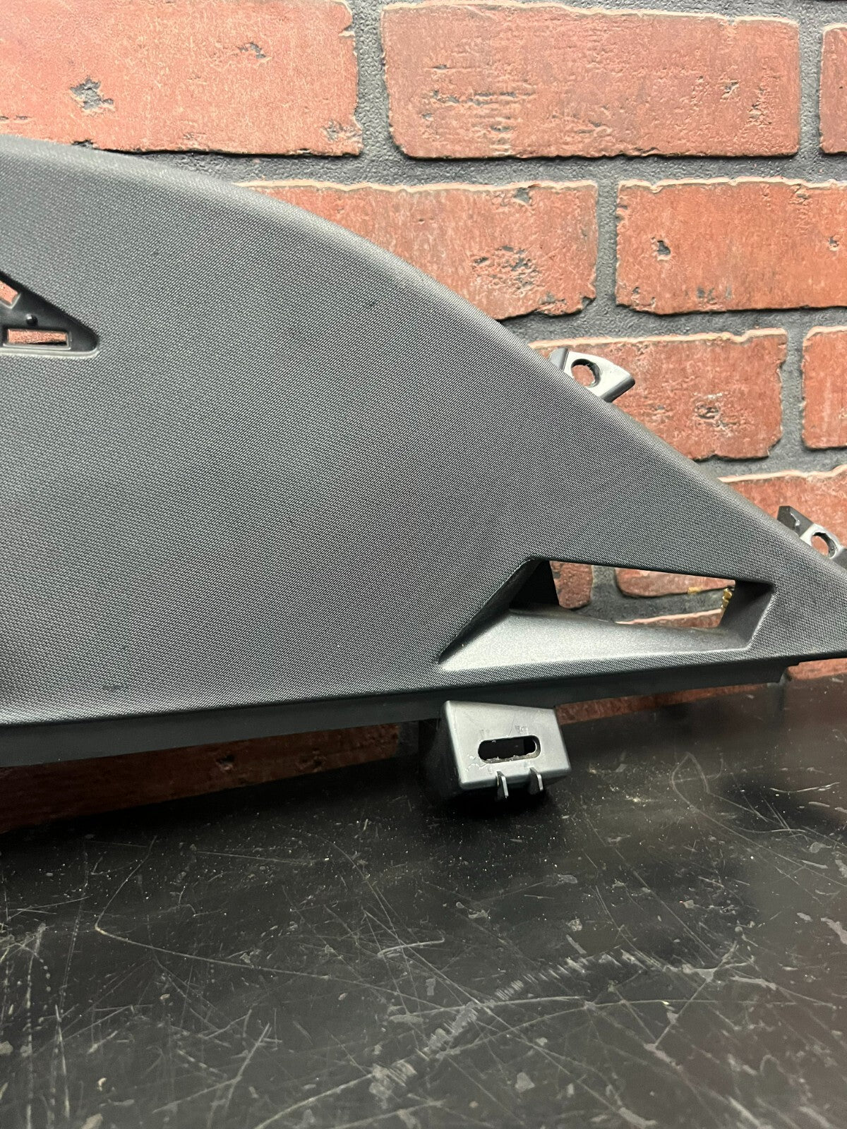 2015-2023 DODGE CHALLENGER REAR RIGHT SIDE QUARTER C PILLAR UPPER TRIM COVER OEM