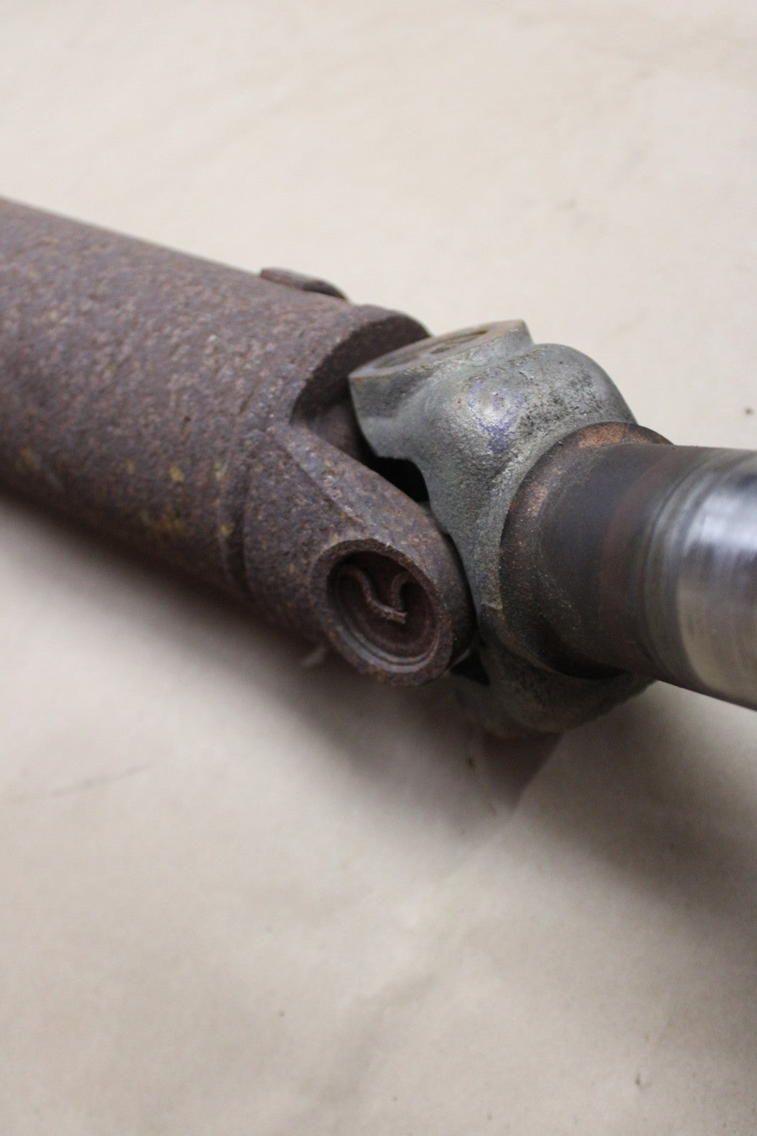 2009-2014 Yukon Tahoe Escalade Rear Drive Propeller Shaft Assembly GM 20912705