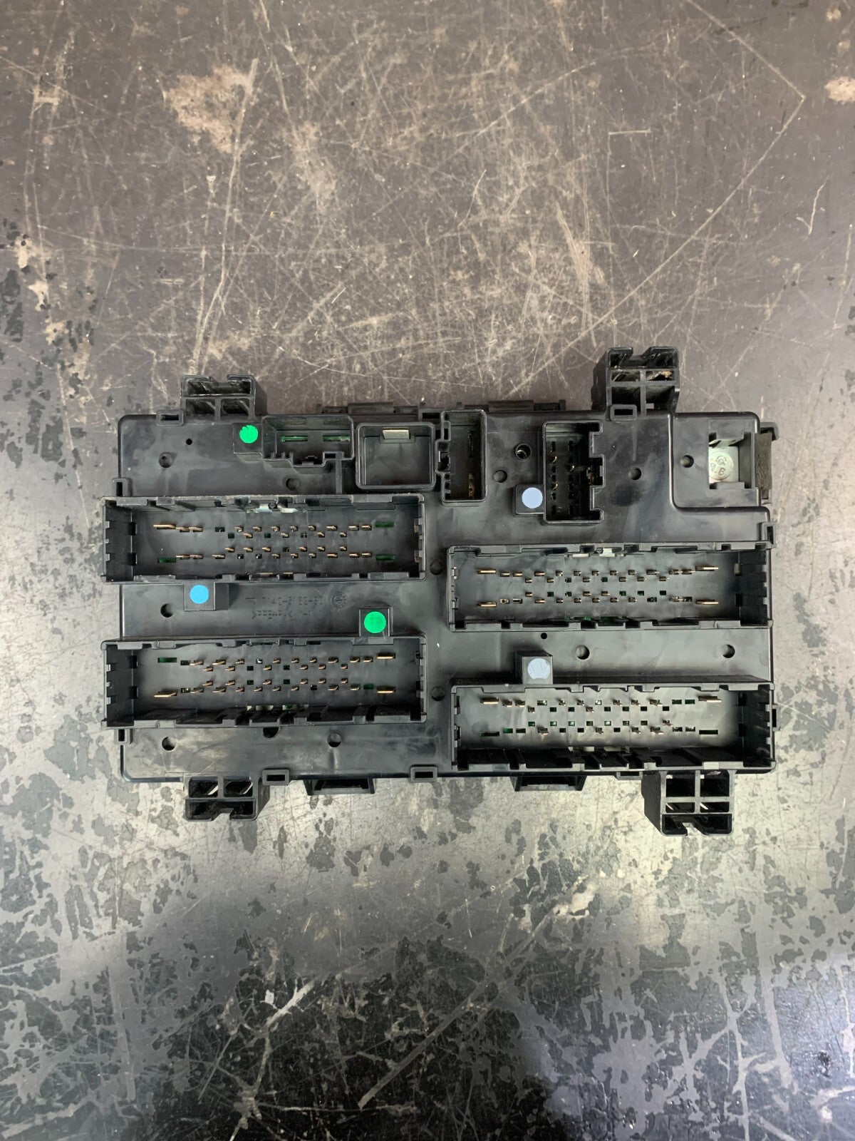 2015 RAM 1500 OEM FUSE BOX INTELLIGENT POWER DISTRIBUTION CENTER 68243263AC