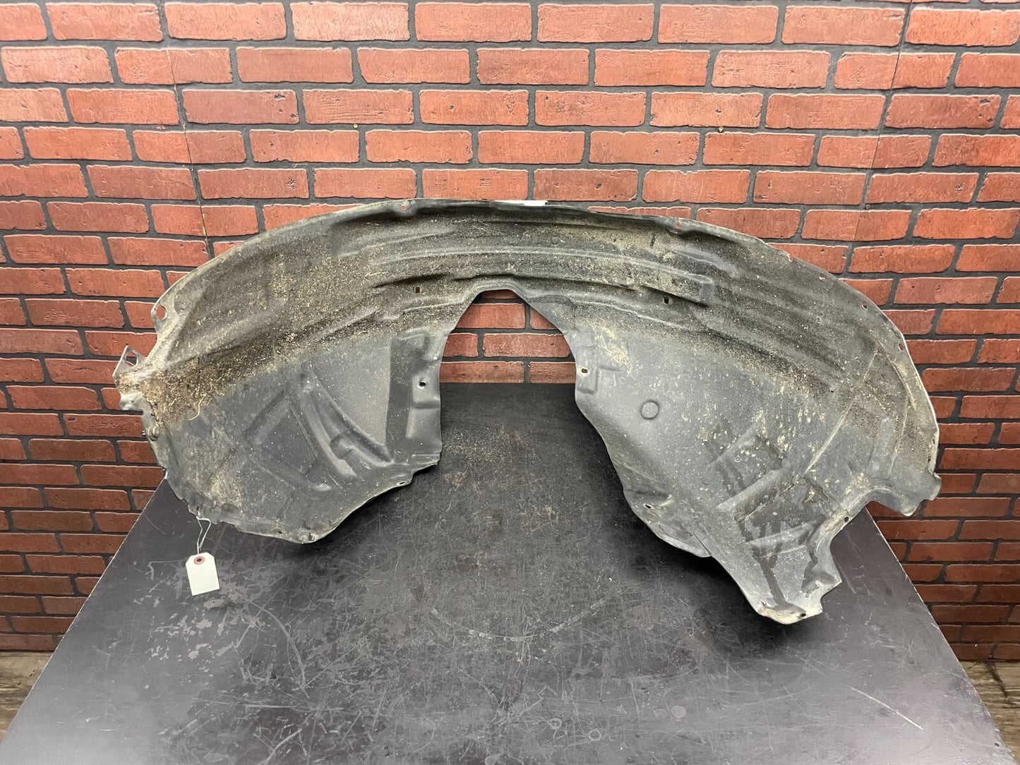 DODGE CHALLENGER R/T SCAT PACK 15-23 OEM FRONT RIGHT PASSENGER SPLASH SHIELD