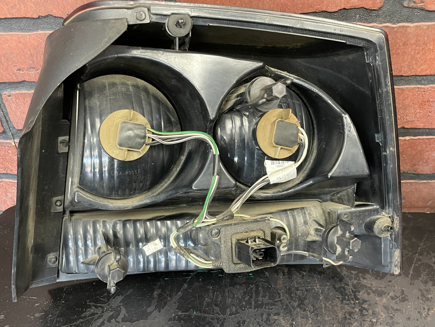 2006-2008 Dodge Charger Taillights Center Rear Brake Light 5174406AA 5174407AA