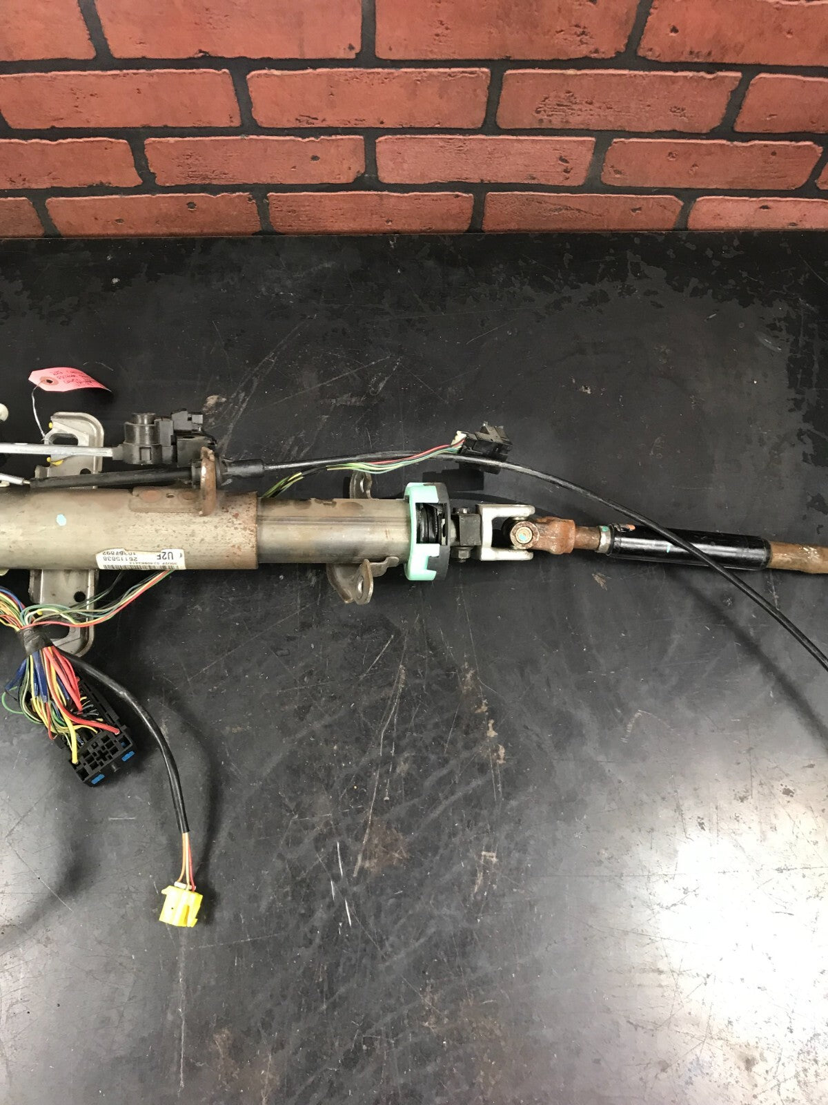 2002 Cadillac Escalade Steering Column Assembly 26115838