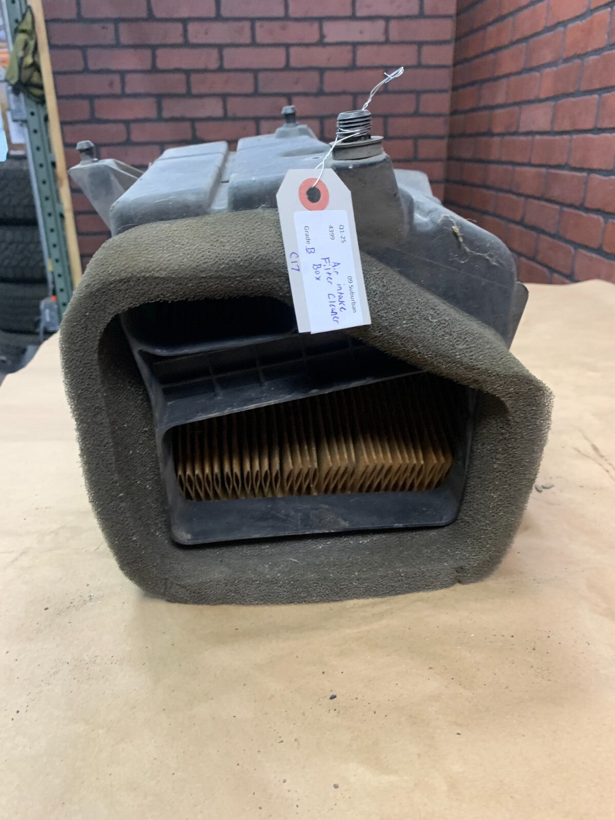 2009-2014 GM Suburban Tahoe Yukon Escalade Sierra Air Intake Filter Cleaner Box