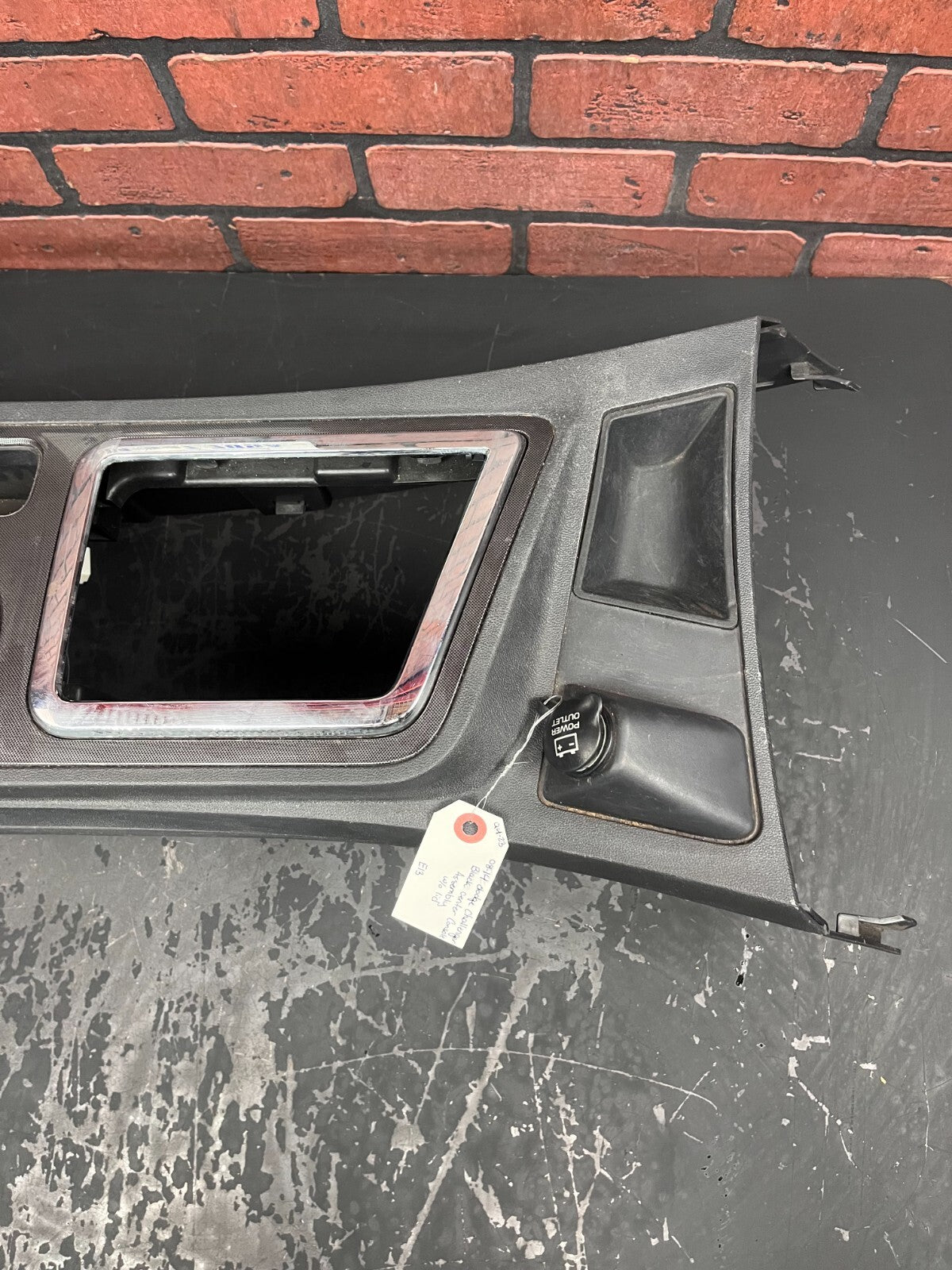 2008-2014 Dodge Challenger SRT Black Center Console Assembly OEM w/ Cupholders
