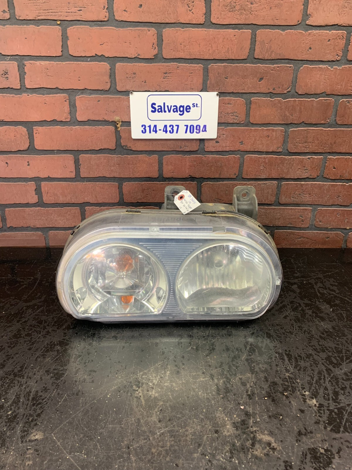 2008-2014 Dodge Challenger Headlight Passenger Right Side Head Lamp 00039293