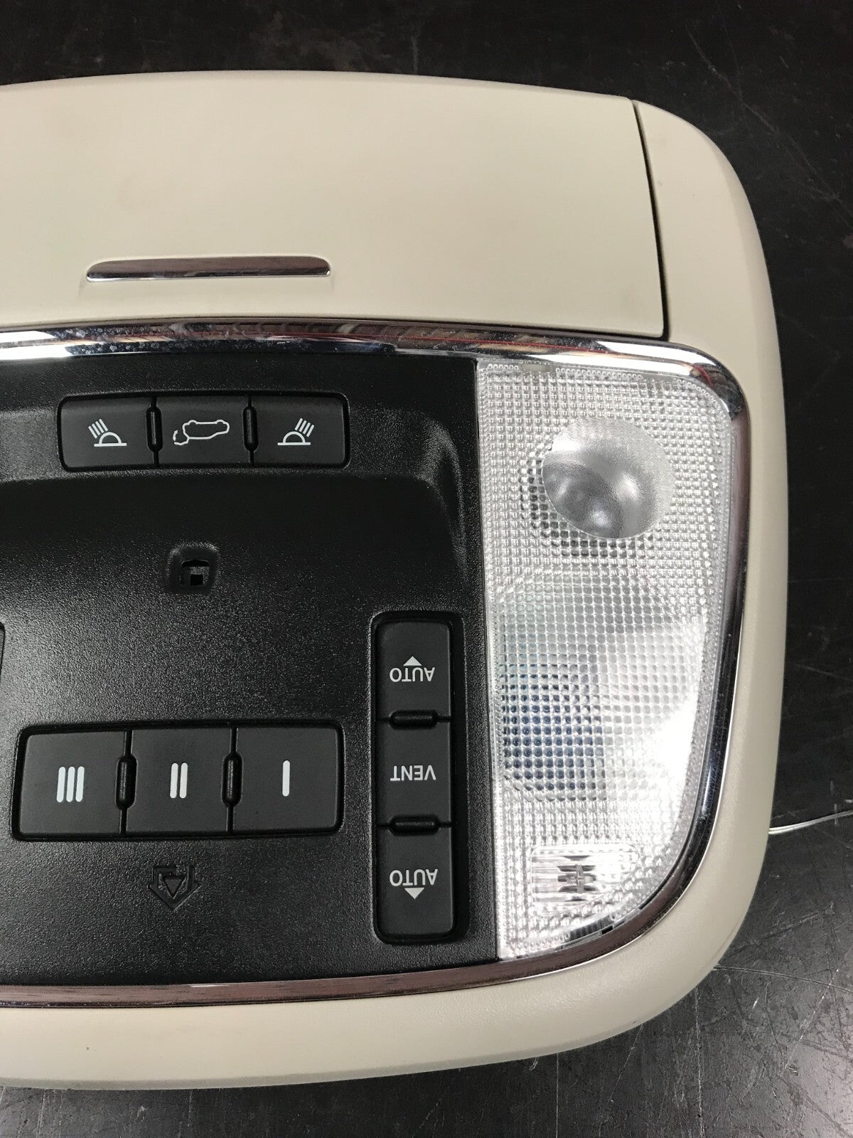 2011-2015 Jeep Grand Cherokee SRT Roof Overhead Console Assembly w/ Lights