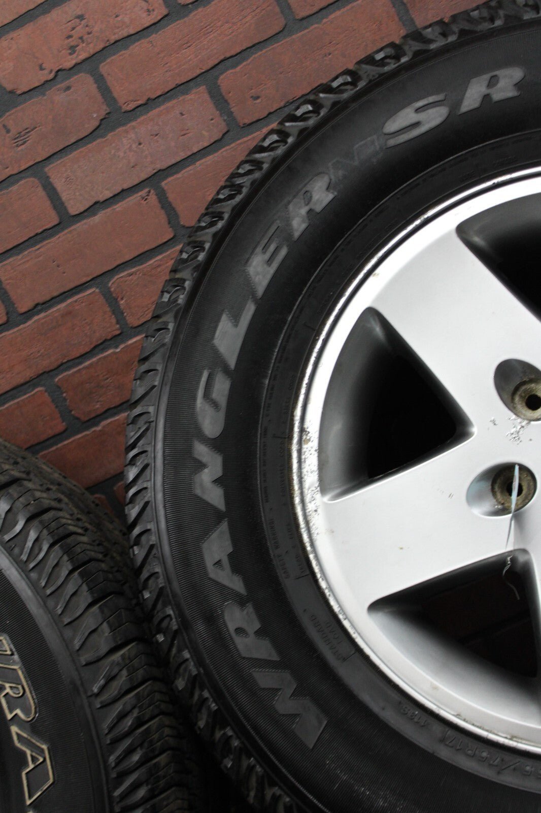 2007-2017 Jeep Wrangler 17x7.5" Wheel Set Goodyear 255/75R17 Light Damage Silver