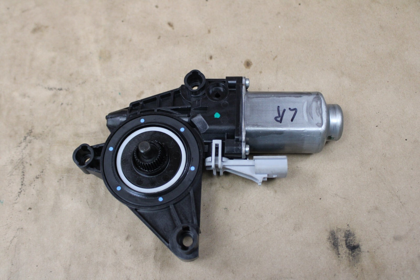 2011 - 2023 DODGE CHARGER REAR LEFT DOOR WINDOW REGULATOR MOTOR OEM 128000882B