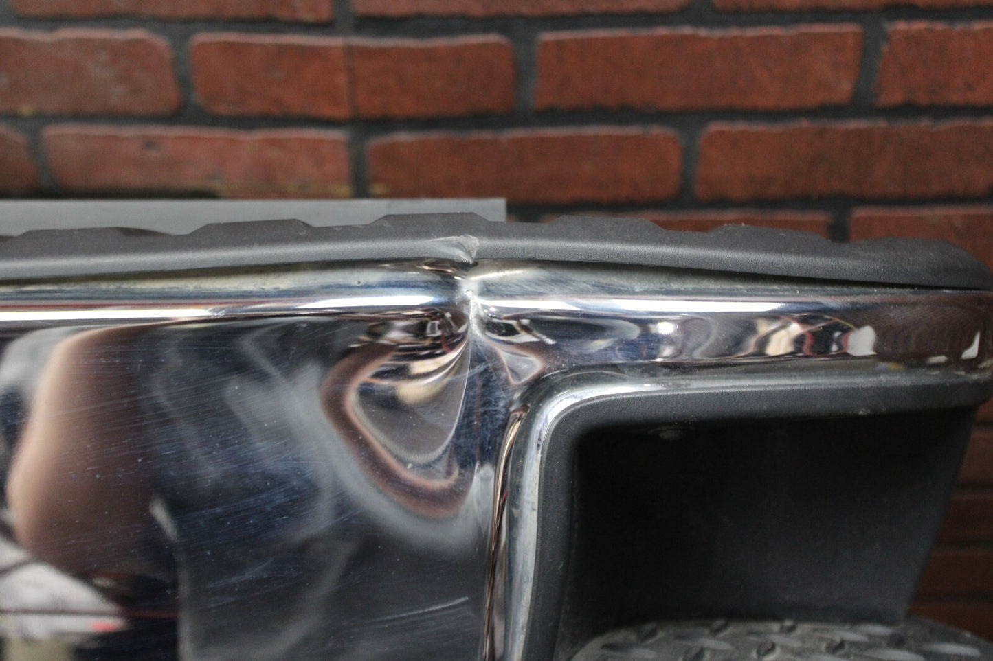 2014-2019 CHEVY SILVERADO/GMC SIERRA 1500 REAR BUMPER COVER STEP CHROME OEM DENT