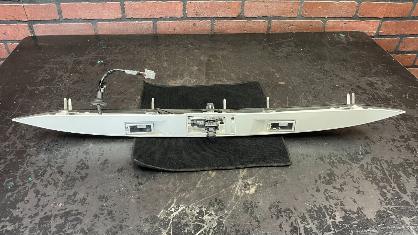 2013-2016 FORD ESCAPE TRUNK LID TAILGATE TRIM PANEL MOLDING W CAMERA WHITE