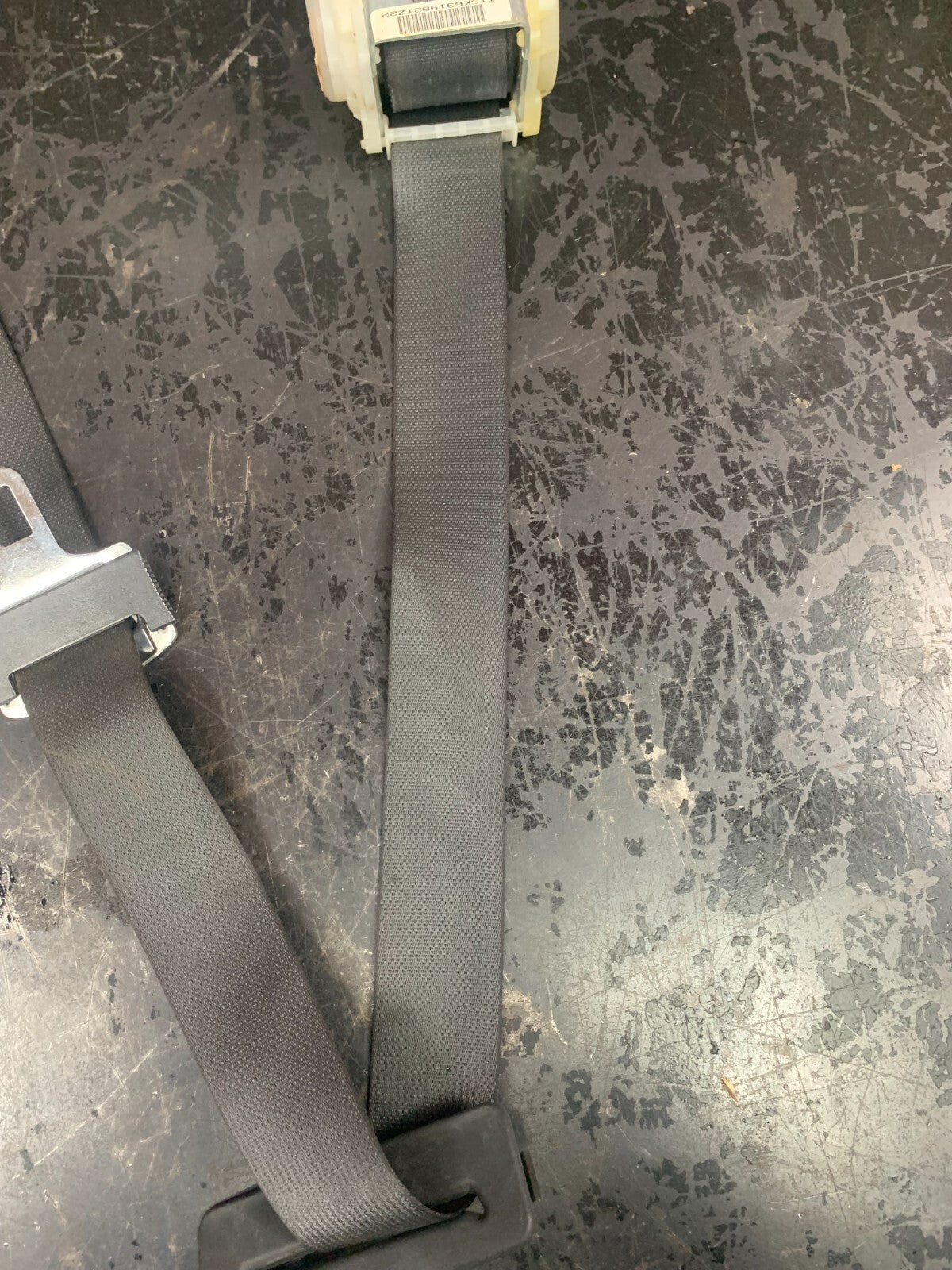 2005-2008 DODGE CHARGER/CHRYSLER 300 REAR CENTER SEAT BELT RETRACTOR P1BY501DVAD