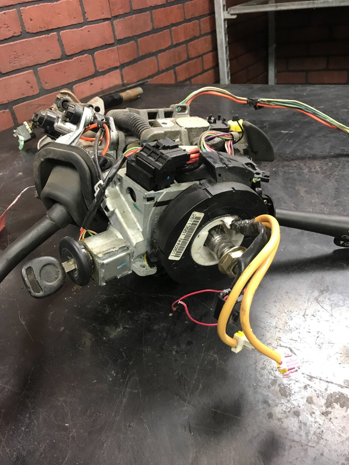 2002 Cadillac Escalade Steering Column Assembly 26115838