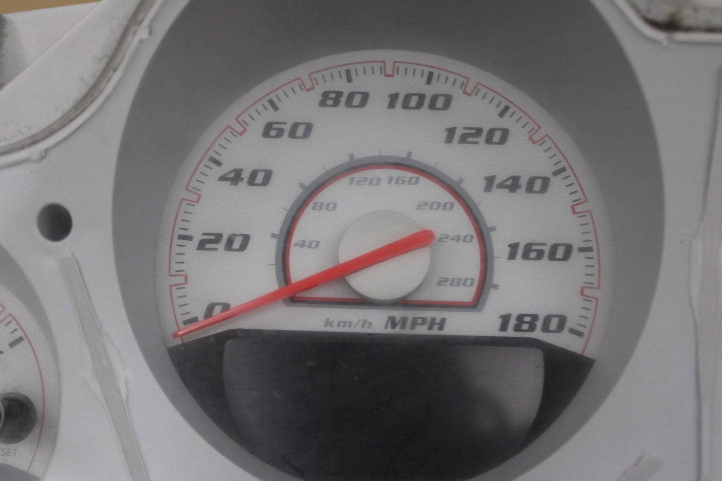 2013 Dodge Challenger SRT8 Instrument Cluster 180mph Speedometer 05091693AC 69k