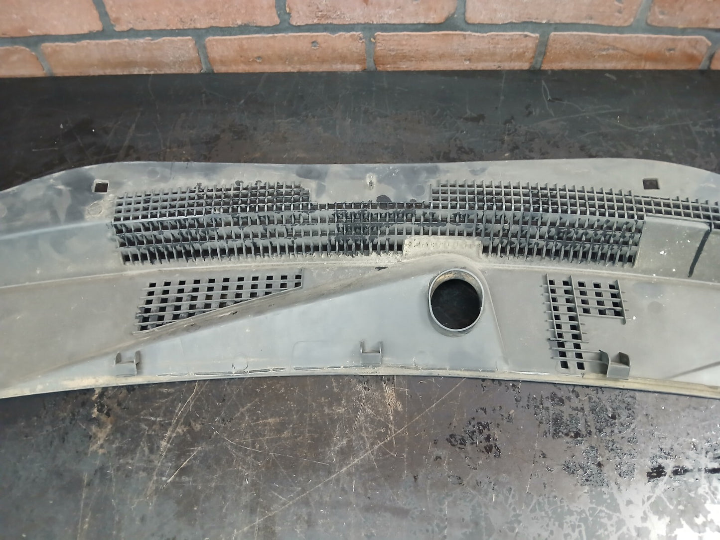 2007-2012 Dodge Caliber Mopar Windshield Grille Cowl Top Panel 05303815af
