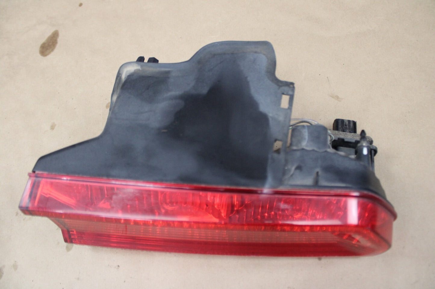 2008-2014 DODGE CHALLENGER OUTER PASSENGER RH SIDE TAIL LIGHT LAMP ASSEMBLY OEM