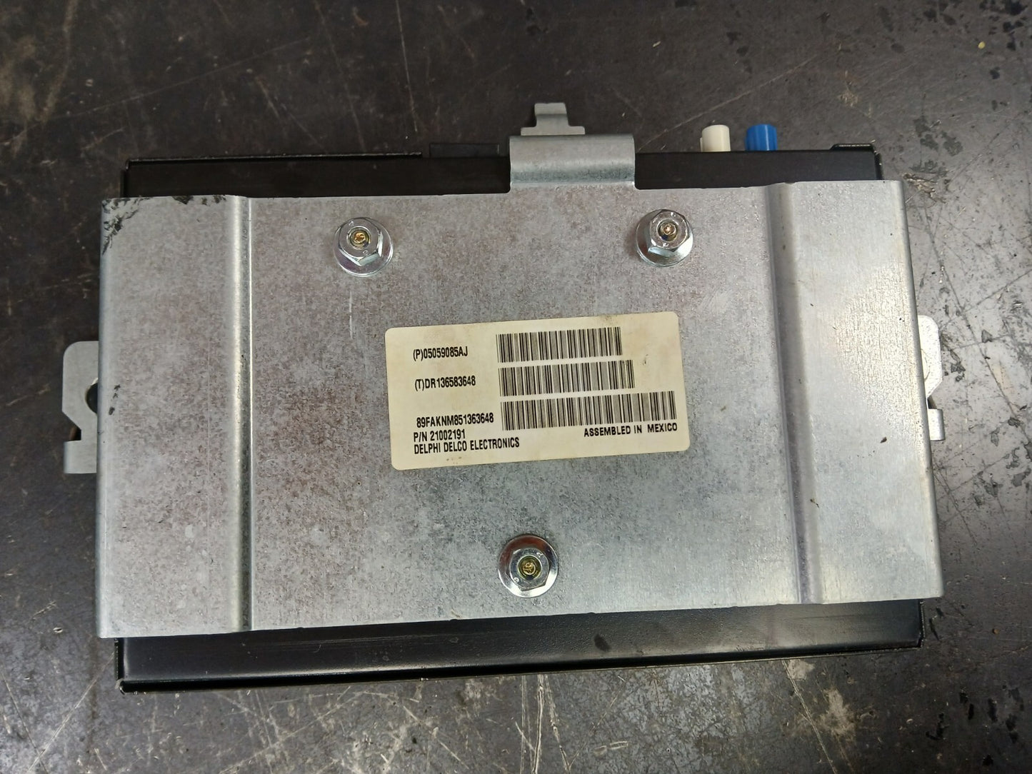 05-07 Chrysler Dodge Jeep Satellite Radio Receiver Control Module 05064002aj