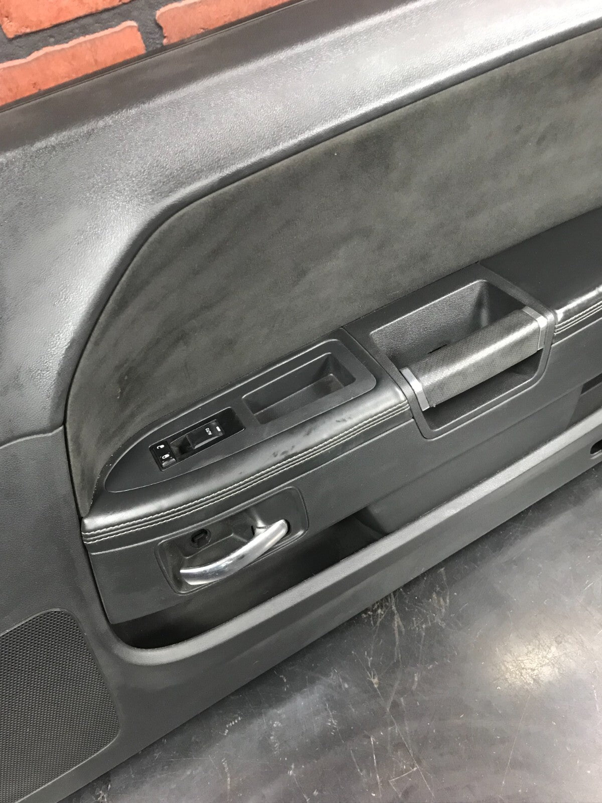 2008-2010 Dodge Challenger SRT Front Passenger RH Side Door Panel 1FU101DVAJ
