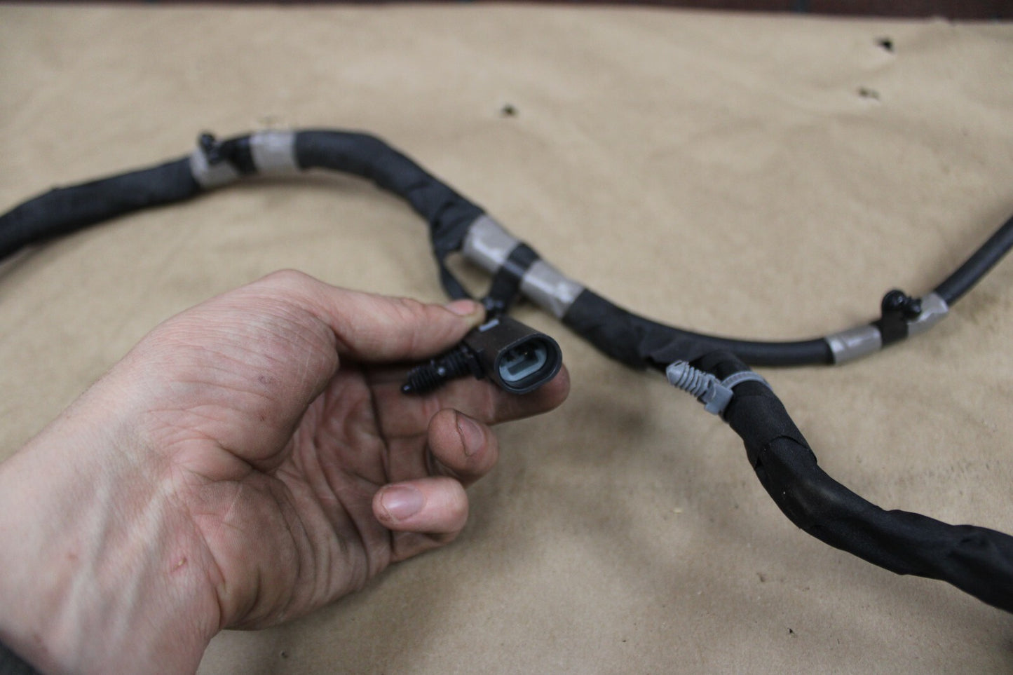 2012-2014 Cadillac Escalade/Yukon Lift Gate Trunk Wire Wiring Harness Assembly