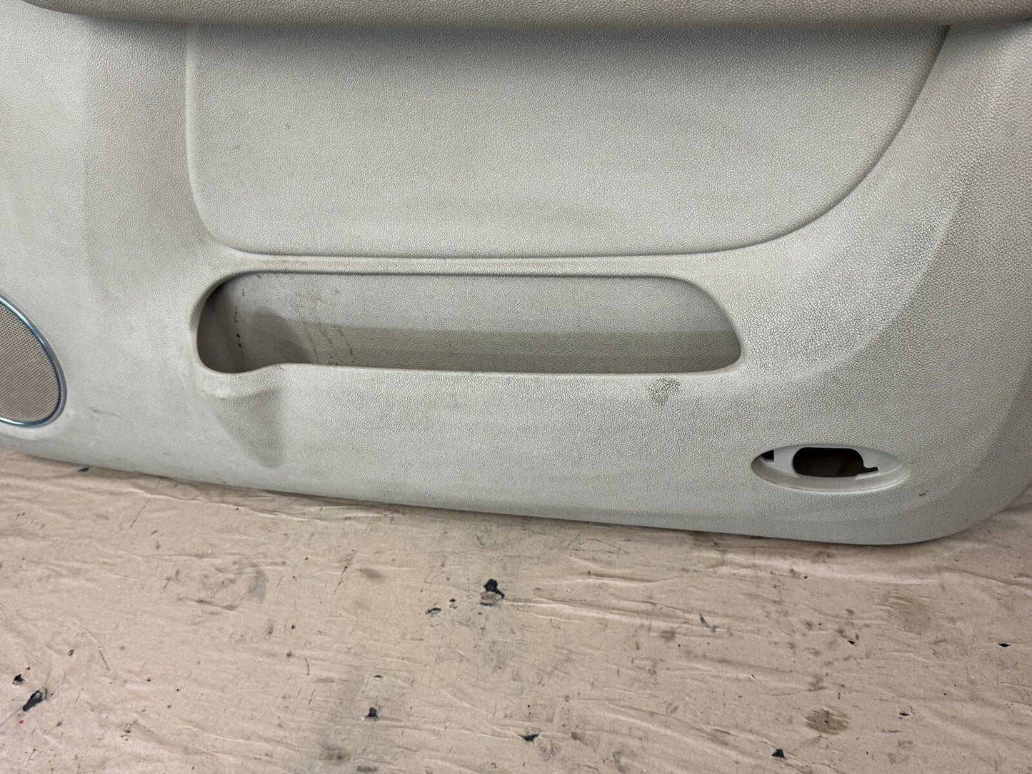 2007-2009 GMC YUKON ESCALADE OEM FRONT RIGHT PASSENGER INTERIOR DOOR PANEL BEIGE