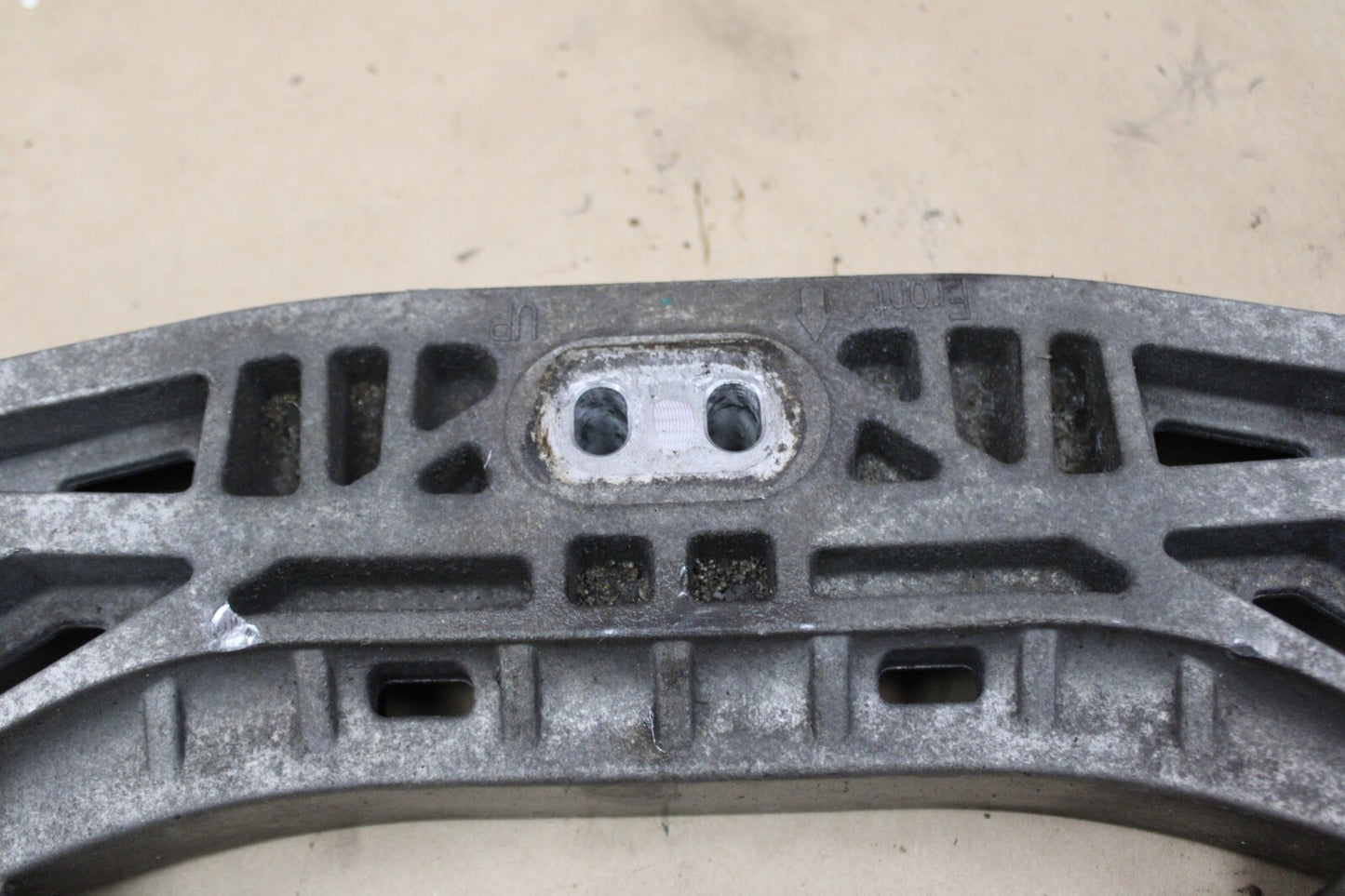 15-23 DODGE CHARGER R/T AUTO TRANSMISSION CROSSMEMBER MOUNT BRACKET 68170323AA
