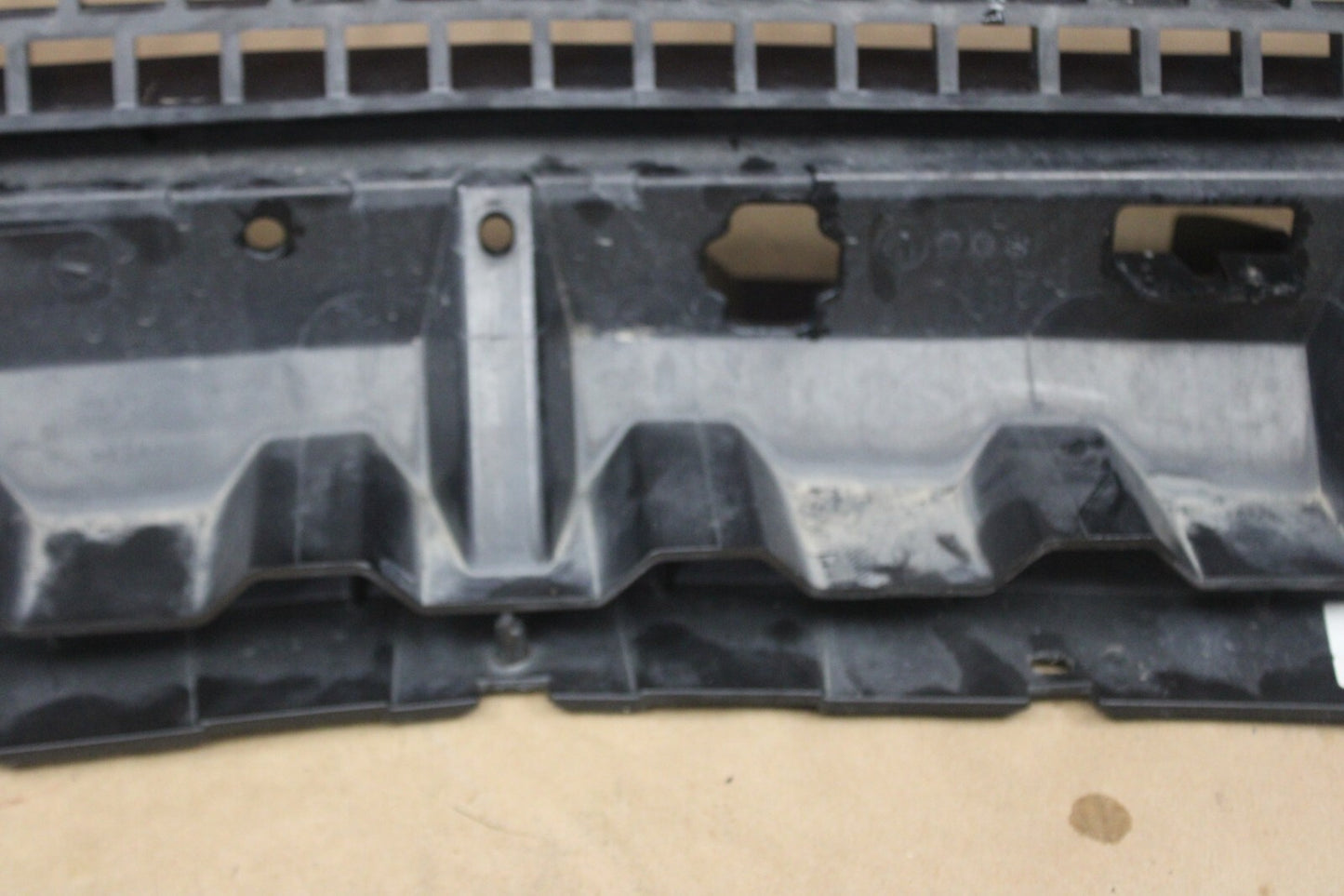 2015-2022 DODGE CHALLENGER FRONT BUMPER LOWER GRILLE ASSEMBLY DG07095GA