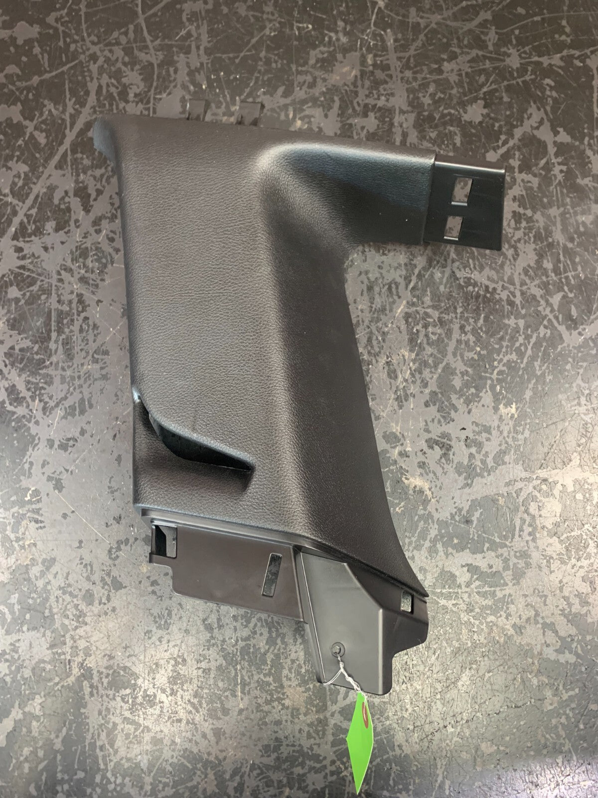 2017-2021 JEEP GRAND CHEROKEE REAR RIGHT C PILLAR TRIM PANEL OEM 5VP06DX9AB