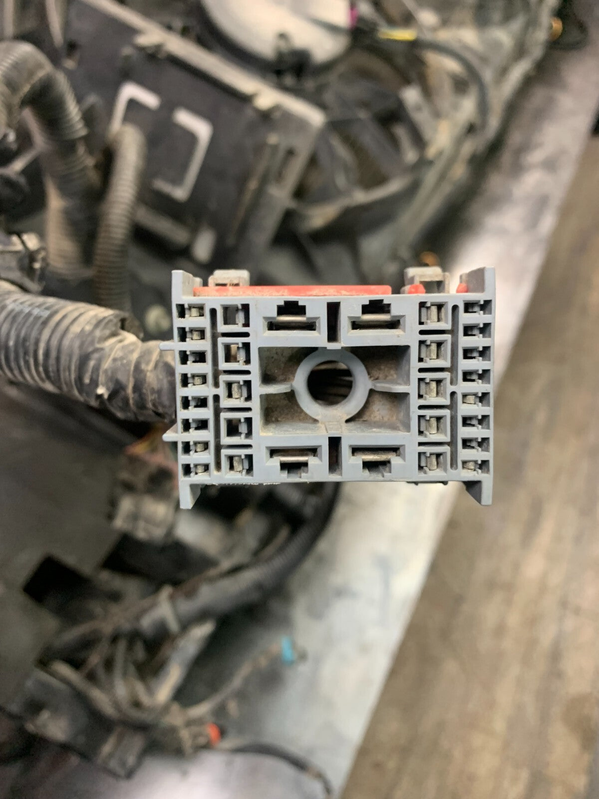 2009 Suburban/Tahoe Complete Radiator Fan Cooling Assembly Support ECU Wiring