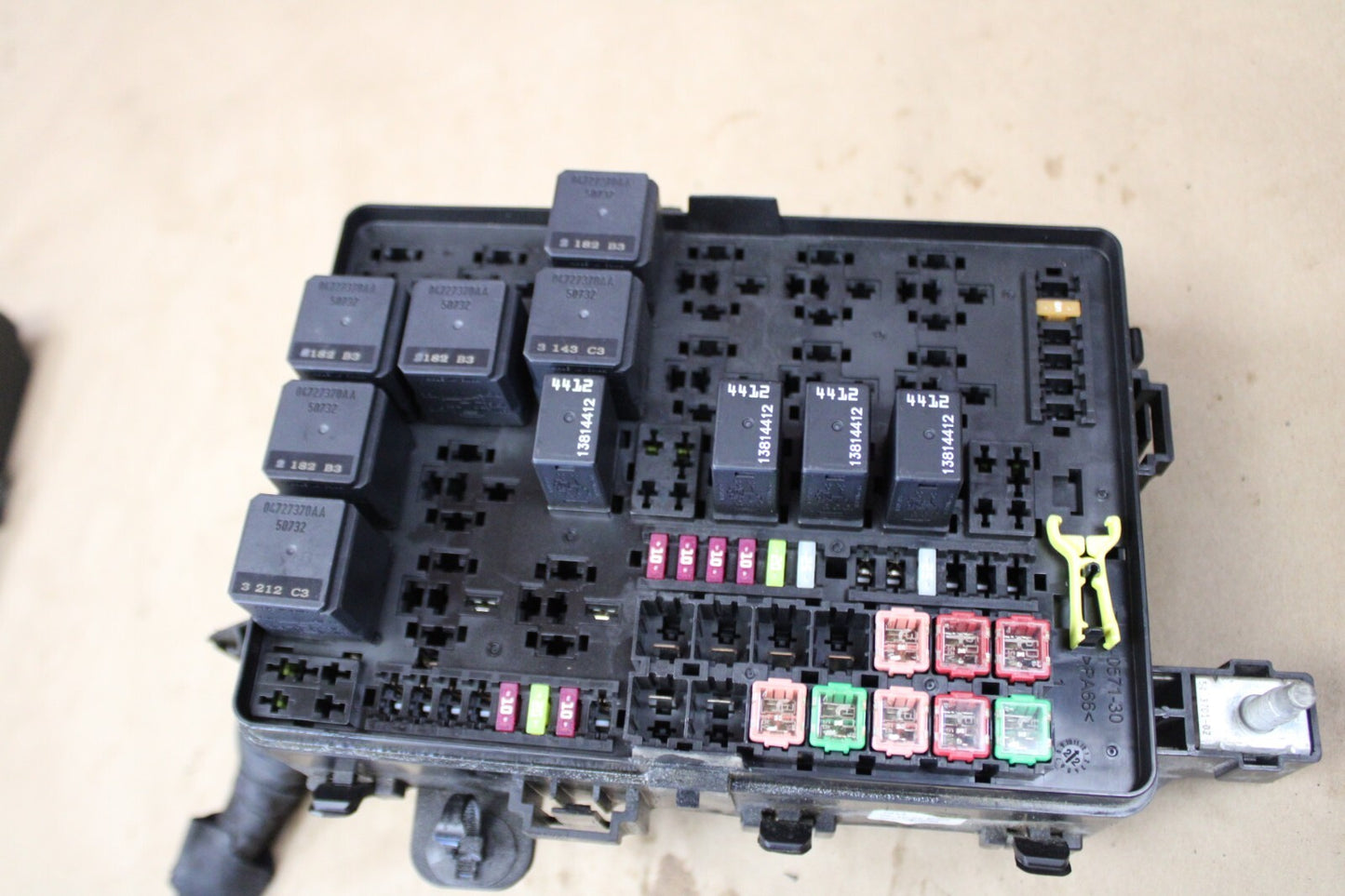 2023 Daytona Charger Scat Pack Engine Fuse Junction Relay Box OEM 68595606AB