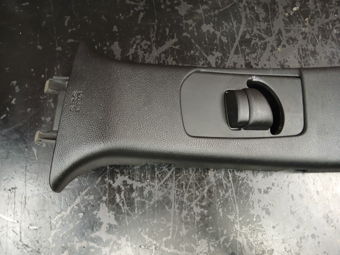 2016-2021 Jeep Grand Cherokee Upper Driver LH Side B Pillar Trim 5vp05dx9ac