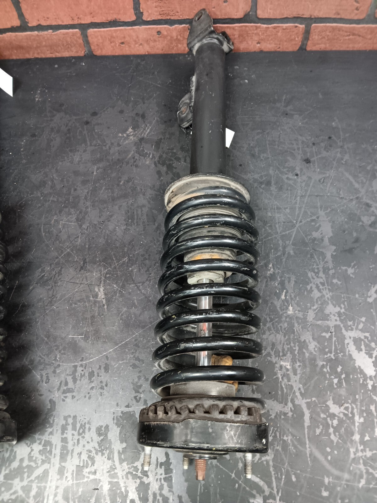 2005-2010 Dodge Charger/300 Leacree Strut Shock Absorber Coil Spring Front Pair