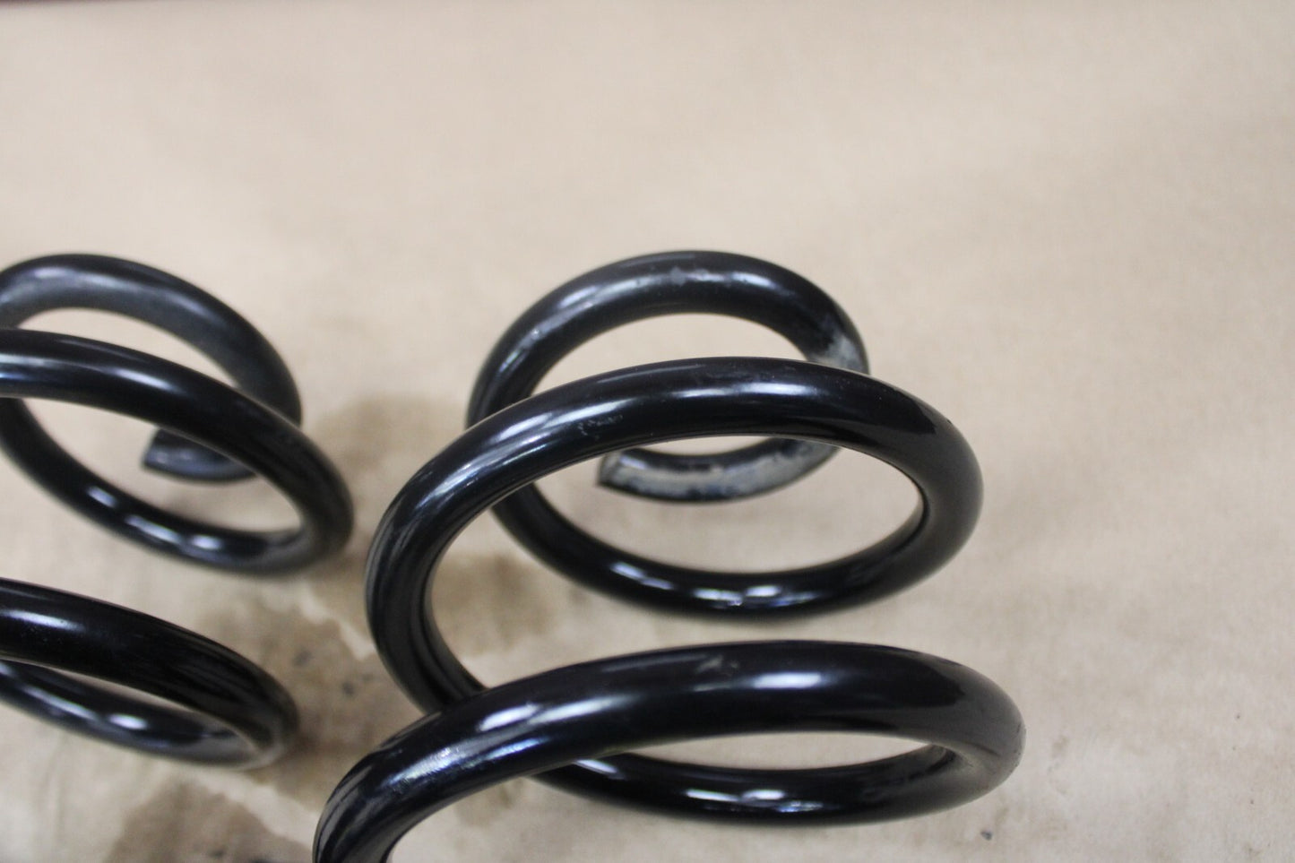 2007-2014 Escalade GMC Yukon Chevy Tahoe Rear Coil Springs Set GM OEM 25783731
