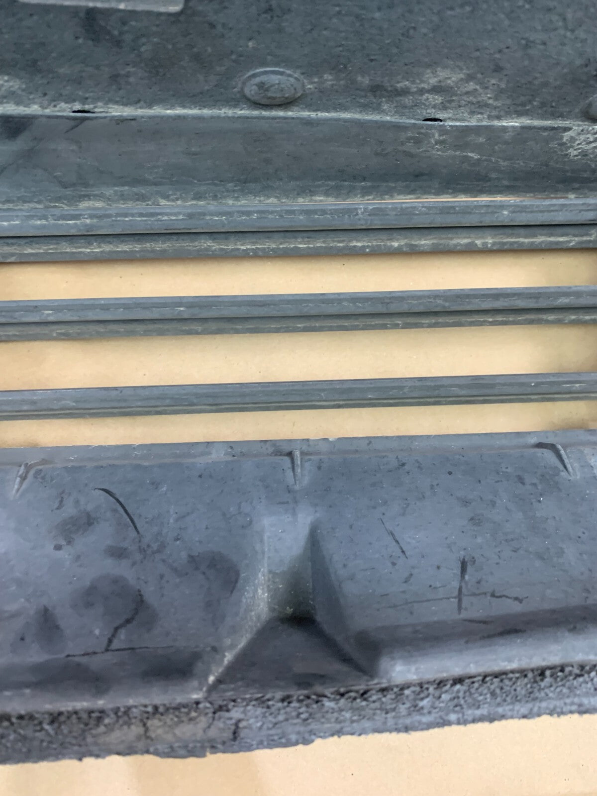 2015-2019 DODGE RAM 1500 5.7 Active Air Shutter Classic Style OEM Missing Slats