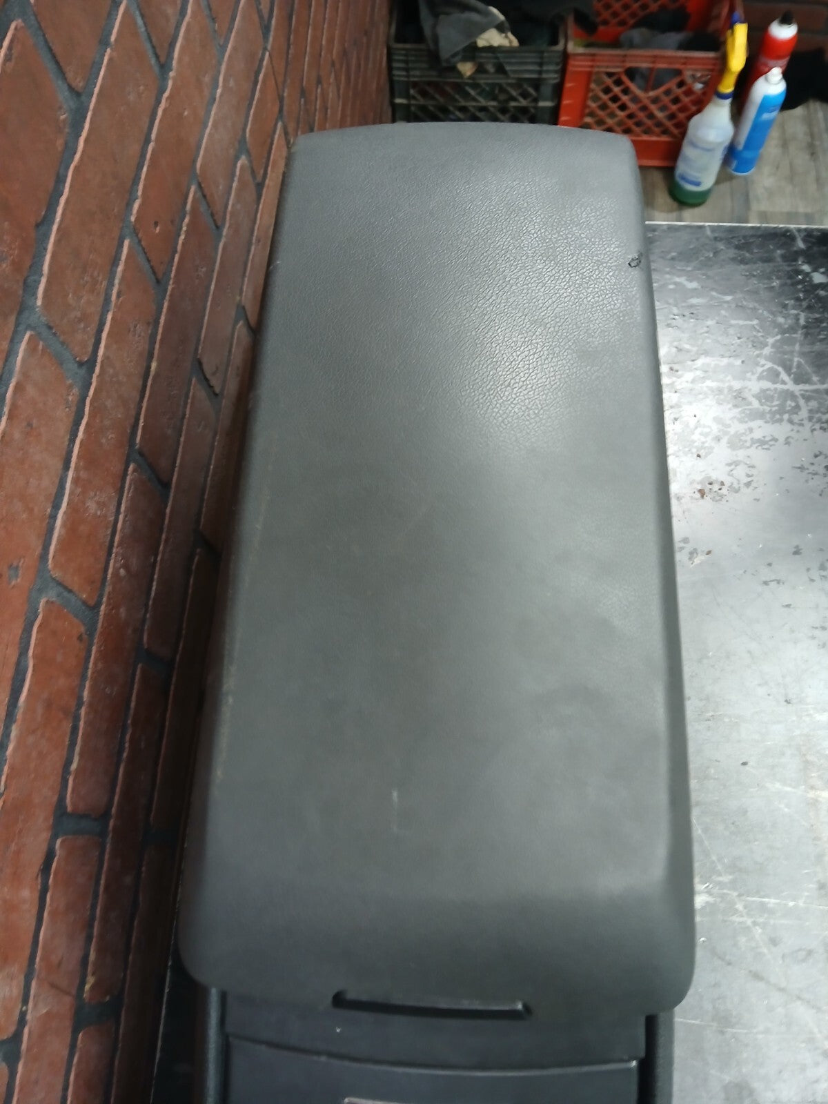 2006 Chrysler 300c SRT8 Floor Center Console Assembly w/ Cupholders & Storage