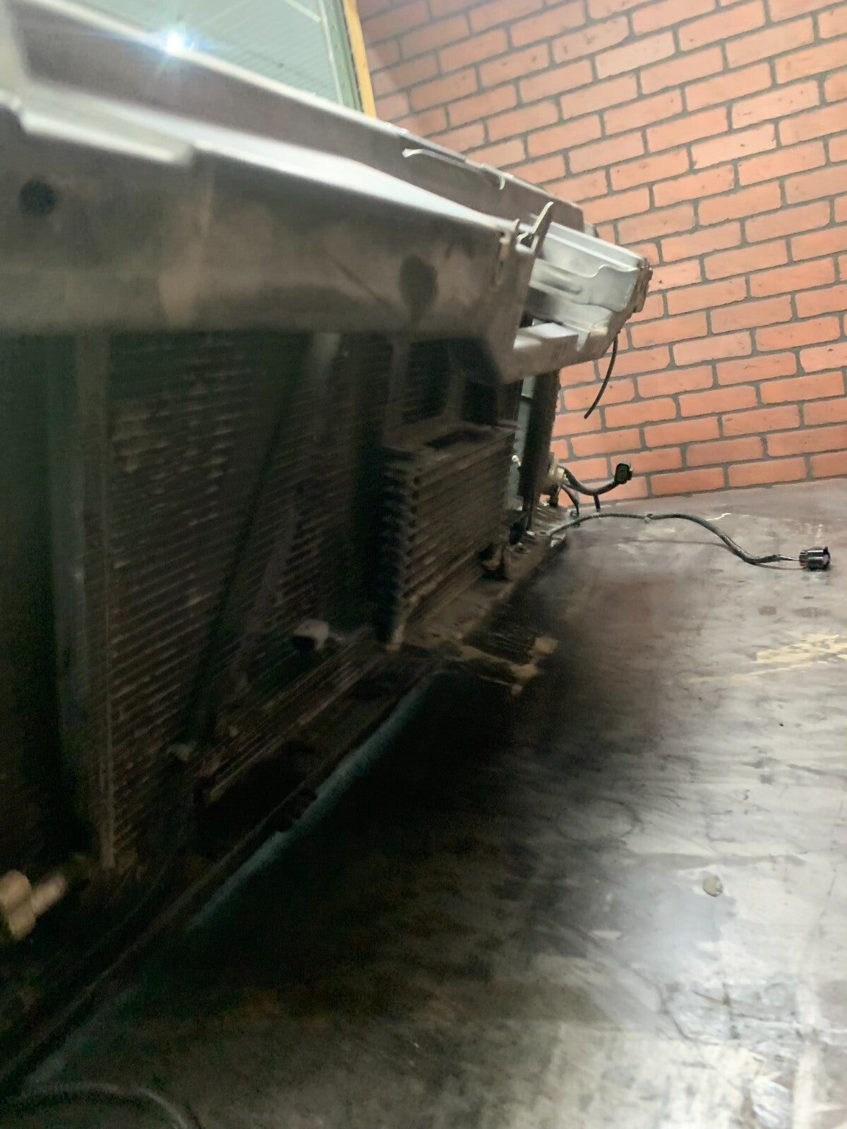 2009 Suburban/Tahoe Complete Radiator Fan Cooling Assembly Support ECU Wiring