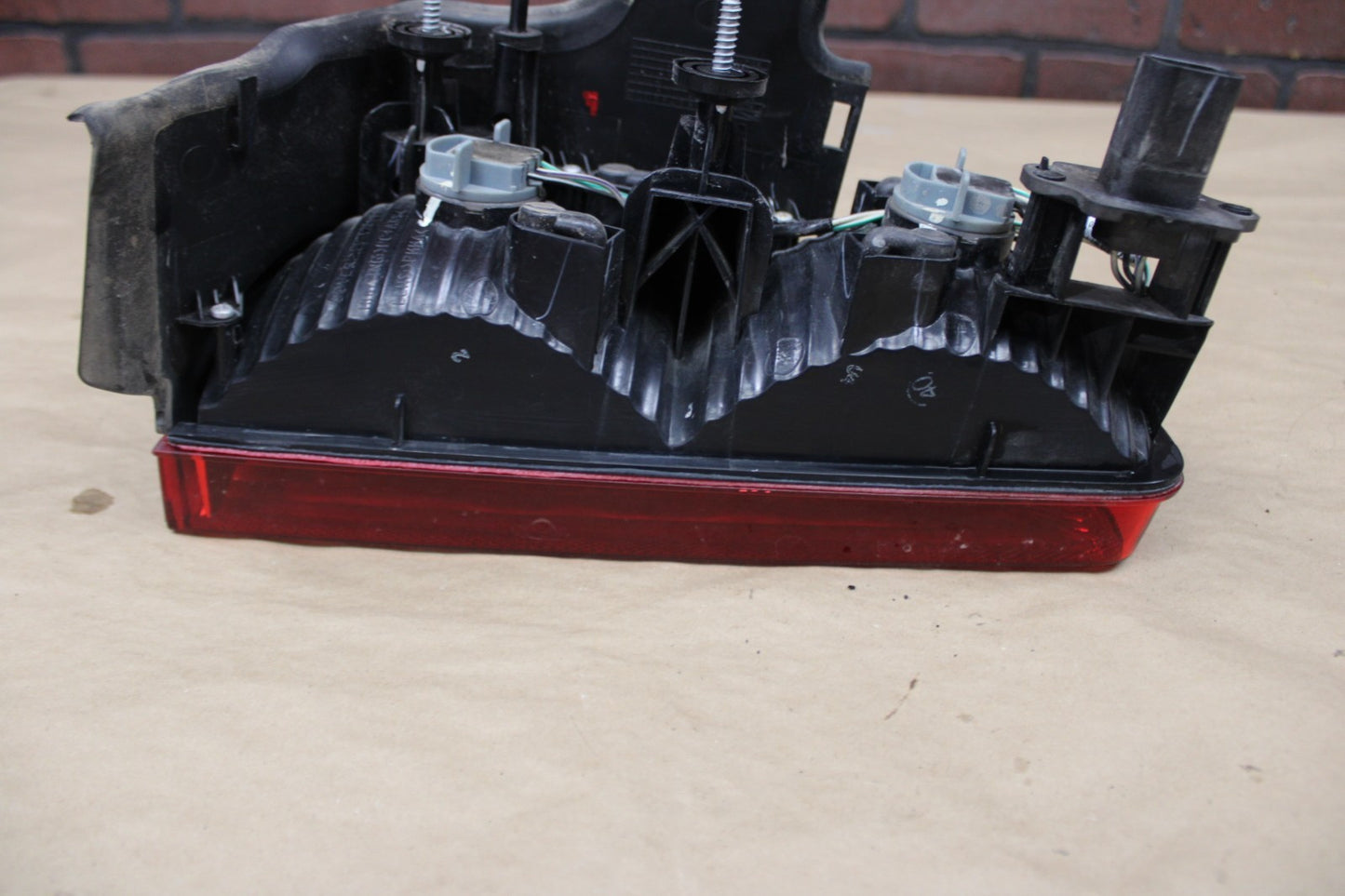 2008-2014 Dodge Challenger SRT8 Passenger Right Side Tail Light Taillight OEM