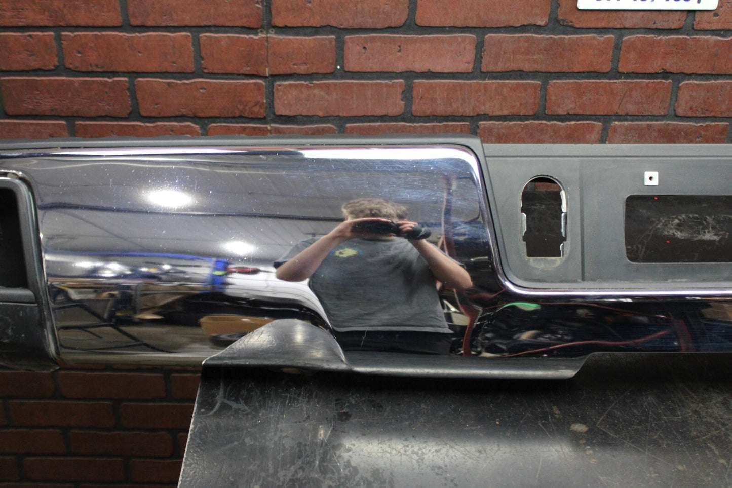 2014-2019 CHEVY SILVERADO/GMC SIERRA 1500 REAR BUMPER COVER STEP CHROME OEM DENT