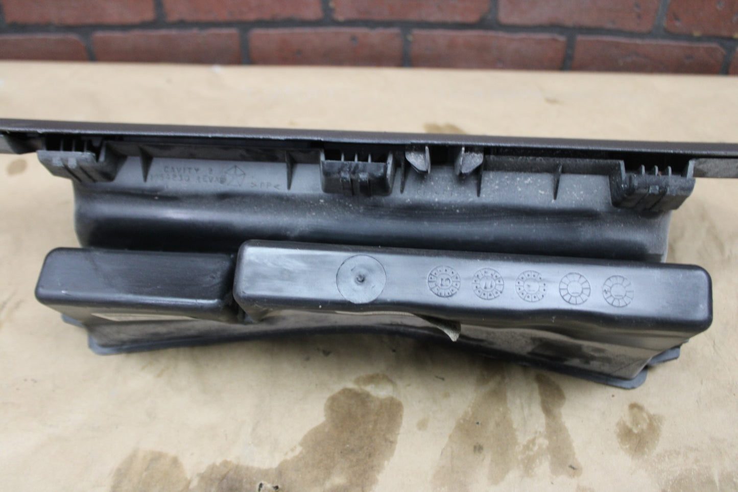 06-14 OEM CHARGER CHALLENGER 300 DASH GLOVE BOX STORAGE COMPARTMENT 1054230AA