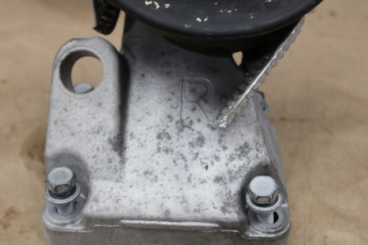 2011-2023 Dodge Charger Challenger 6.4L 392 Right Motor Engine Mount Bracket