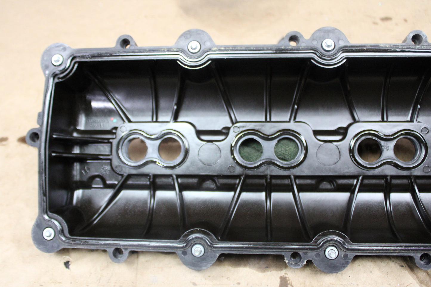 2011-2023 Dodge Challenger Charger 6.4L 392 Right Valve Cover