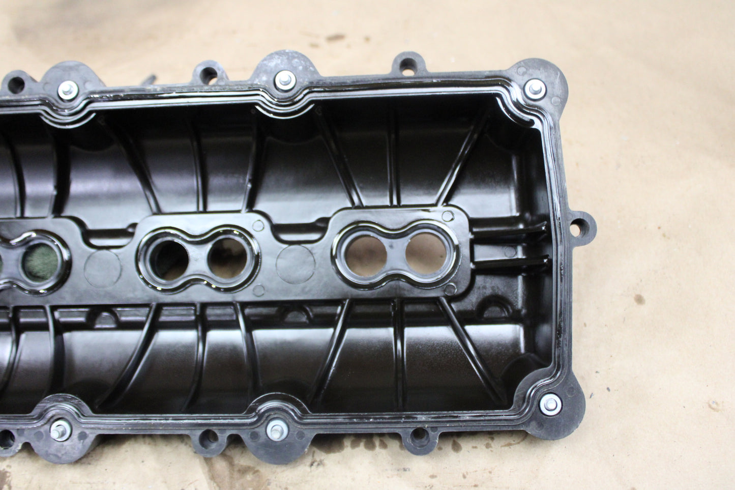 2011-2023 Dodge Challenger Charger 6.4L 392 Right Valve Cover