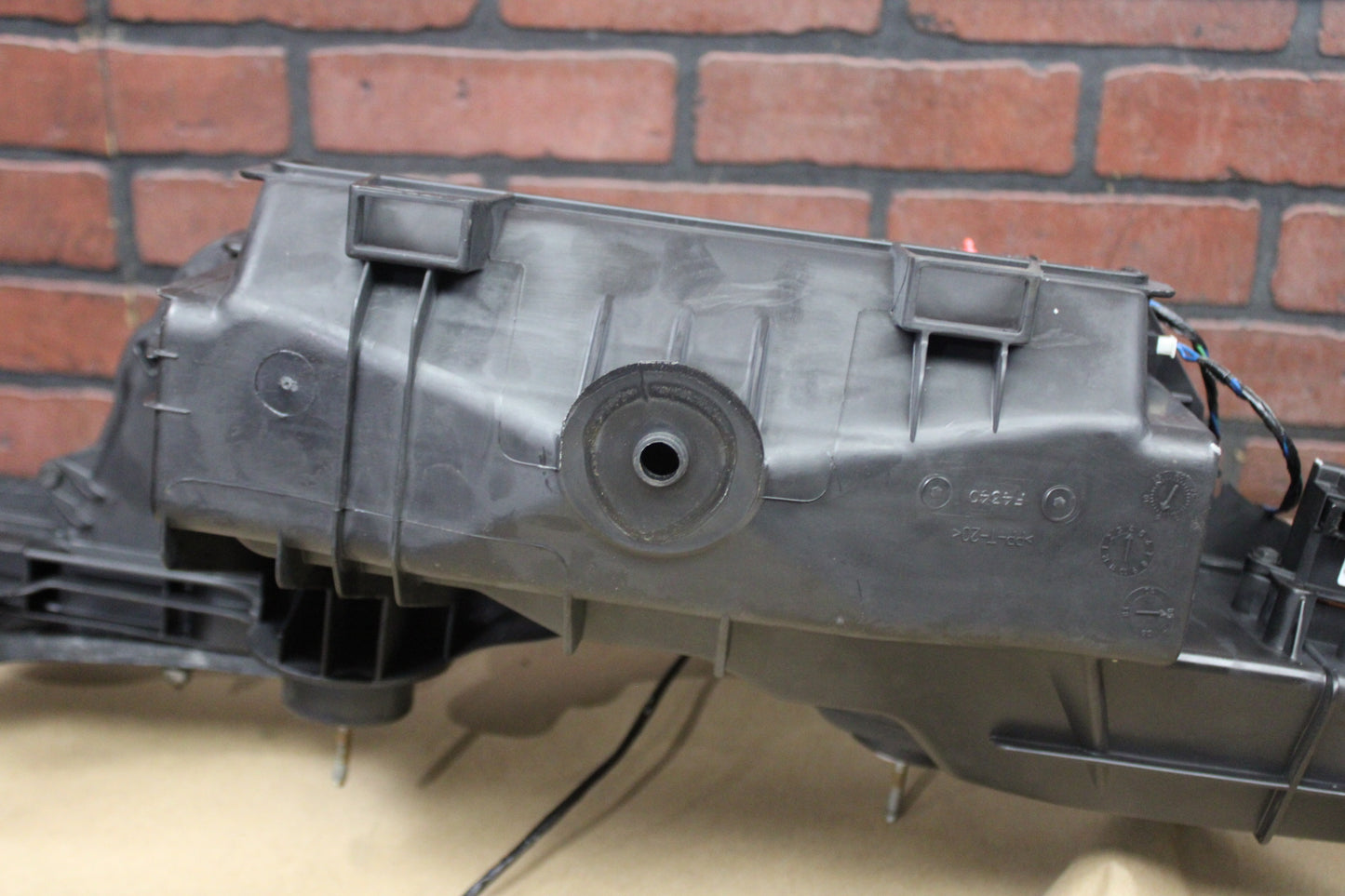 2005-2006 Chrysler 300C Dodge Charger 5.7 6.1 A/C HEATER CORE VENT HOUSING BOX