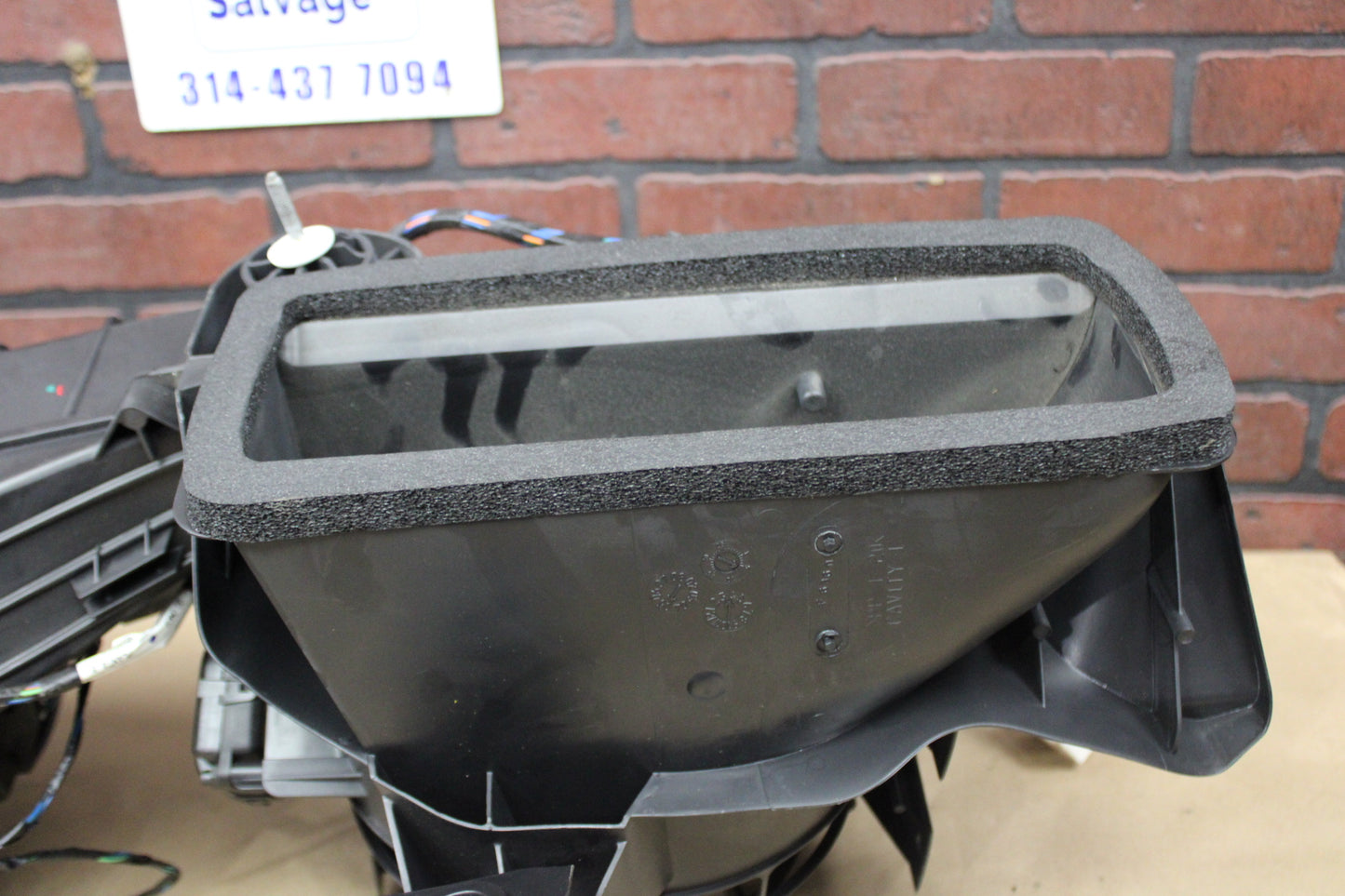 2005-2006 Chrysler 300C Dodge Charger 5.7 6.1 A/C HEATER CORE VENT HOUSING BOX