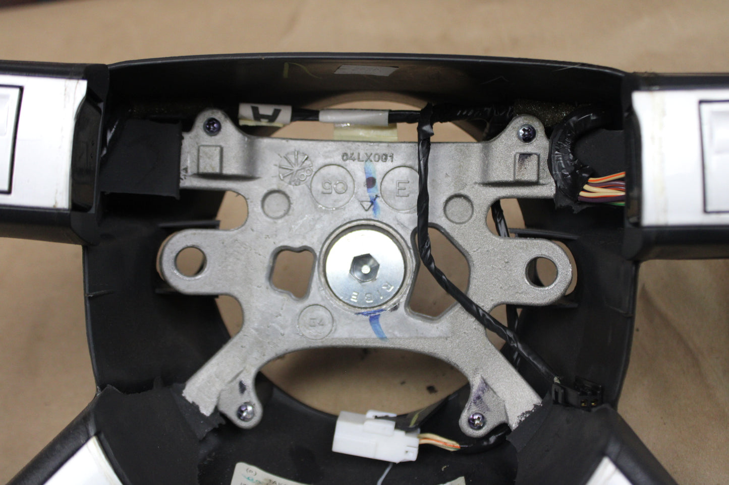 2006-2010 Chrysler 300C SRT8 Steering Wheel Horn Controls