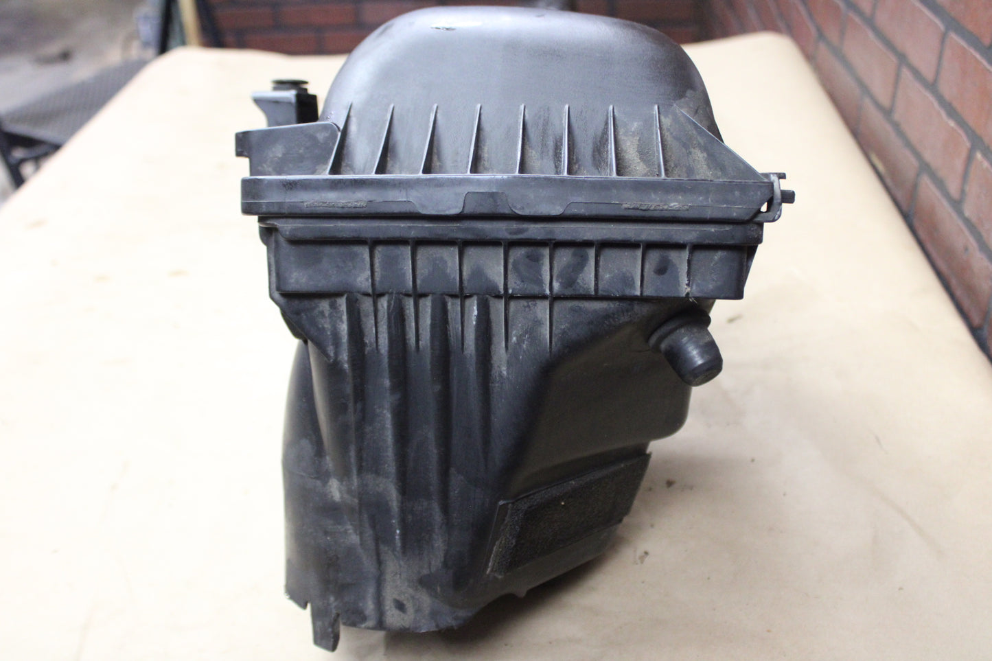 2007 Dodge Magnum RT 5.7 Charger 300C Air Intake Filter Box Cleaner Factory OEM