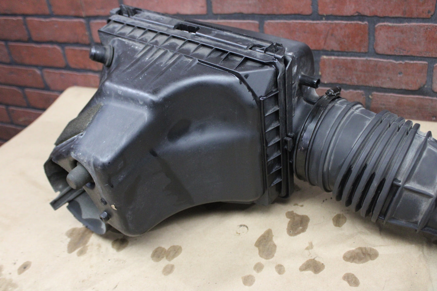 2007 Dodge Magnum RT 5.7 Charger 300C Air Intake Filter Box Cleaner Factory OEM