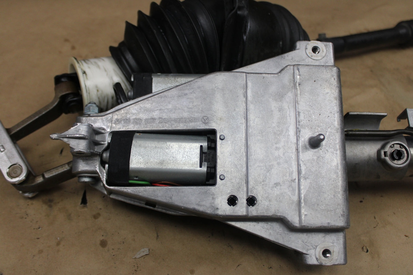 2005-2010 CHRYSLER 300 POWER TELESCOPIC TILT STEERING COLUMN ASSEMBLY 05057431AA
