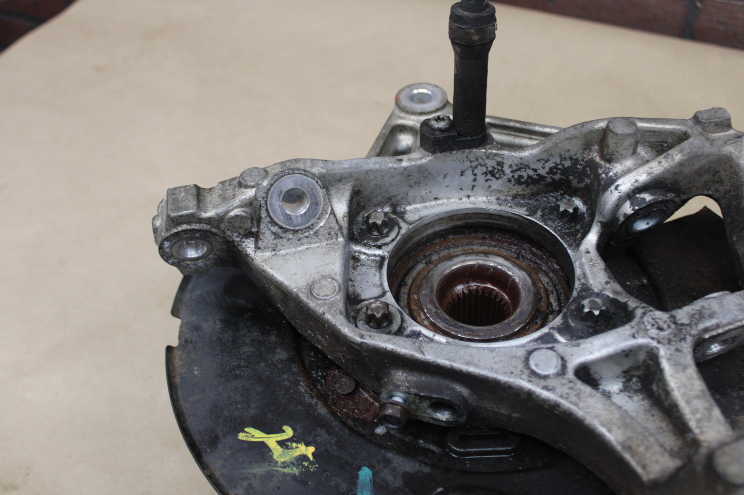 2005-2010 Chrysler 300 Dodge Charger Challenger SRT8 Rear Knuckle Spindle Brembo