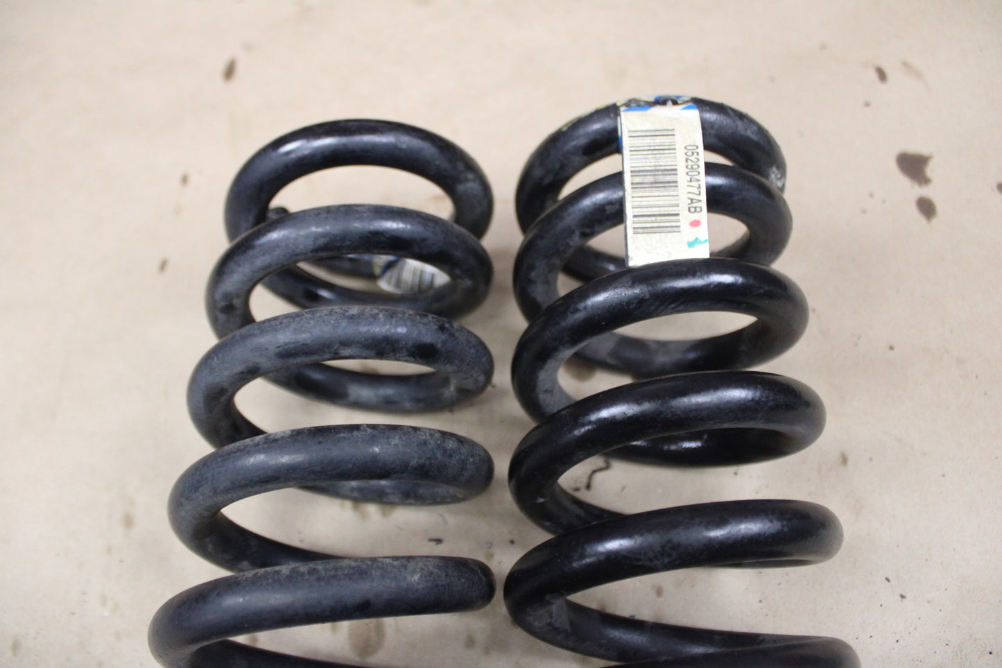 2005-2010 Chrysler 300 Dodge Magnum SRT8 Rear Coil Springs Pair