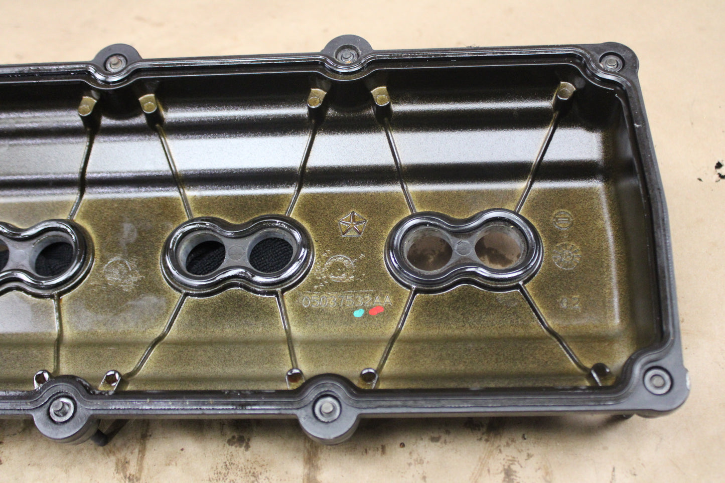 05-10 Mopar Dodge Chrysler Jeep 6.1L SRT8 Aluminum OEM Valve Cover