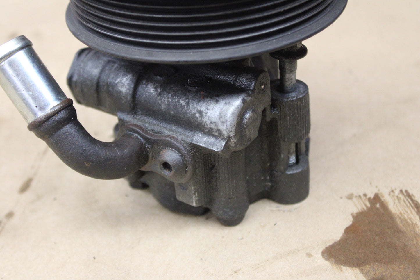 2005-2010 CHRYSLER 300C SRT8 6.1L OEM HYDRAULIC POWER STEERING OIL PUMP MOTOR